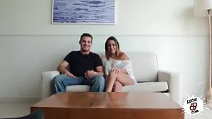 Milf Muda Tidak Setia Leila Rae tolak Teman Lelaki untuk Menjadi Dalam Porno! cerita lucah dengan cikgu