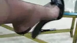 Pengasuh cantik cerita seks dengan cikgu kena paku