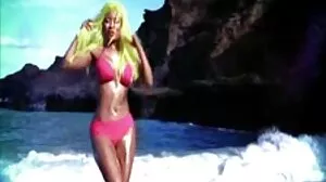 BF Ariana Mengunyah Faraj Ketatnya di Luar cerpen sex cikgu