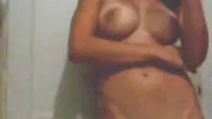 Hottie berambut panjang dalam Pakaian Seragam Sekolah Perempuan mahukan D! cerita sex cikgu sekolah